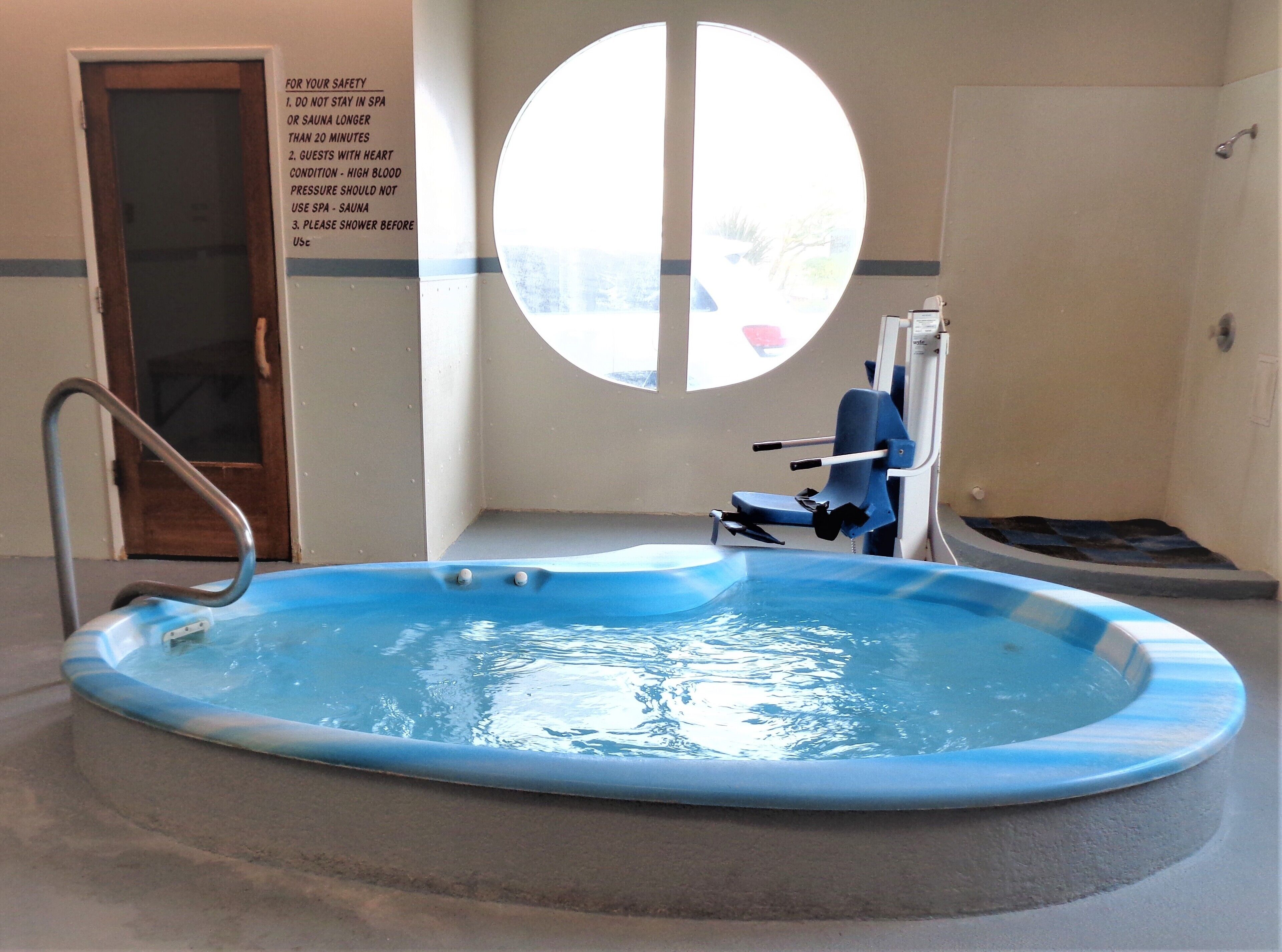 Bathtub spa indoor