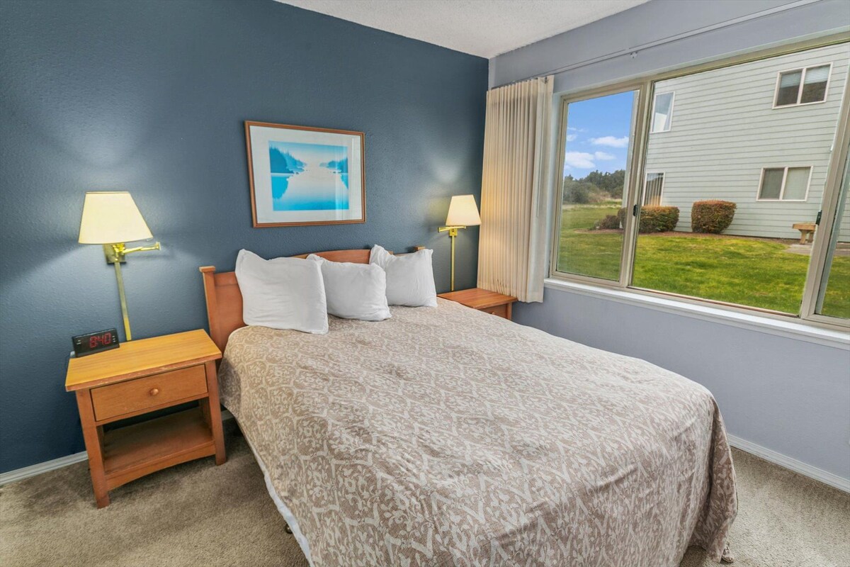 Family Suite, 2 Bedrooms, Garden View | Iron/ironing board, WiFi (free), individually decorated