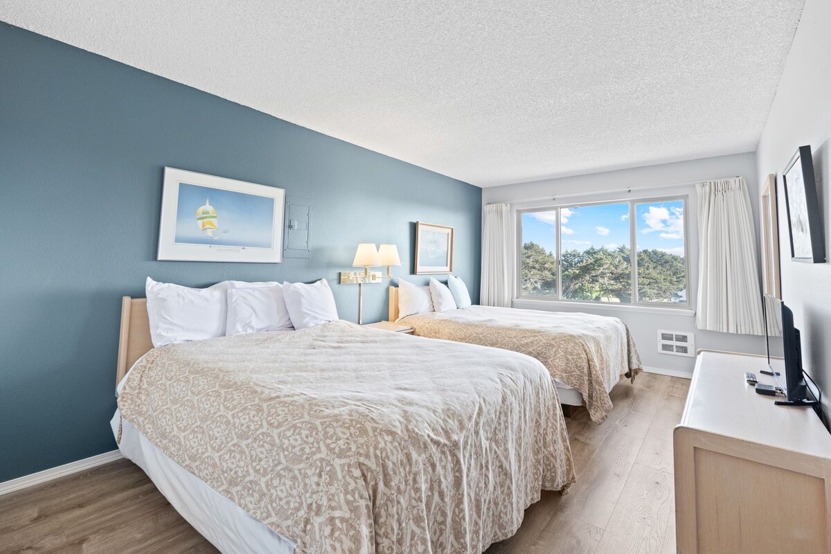 Family Suite, Pets Allowed, Garden View | Iron/ironing board, WiFi (free), individually decorated
