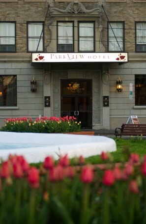Front of property - The Parkview Hotel (Syracuse)