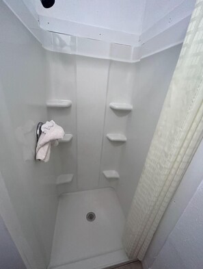 Chambre Double, 2 lits doubles | Salle de bain