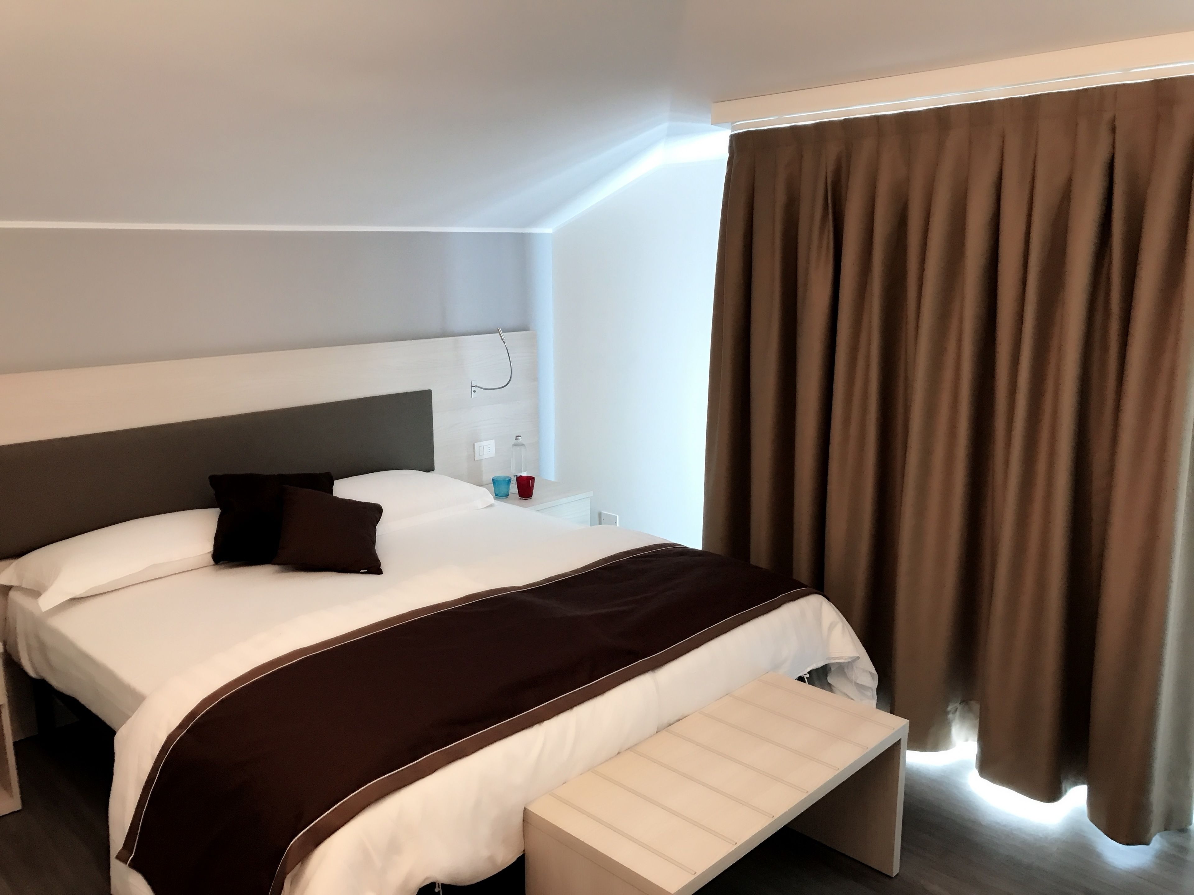 classic double room | 1 bedroom, down duvets, desk, soundproofing