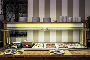 Breakfast buffet - Hotel Dogana (Sirmione)