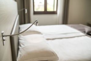 Down duvets, desk, soundproofing, free WiFi
