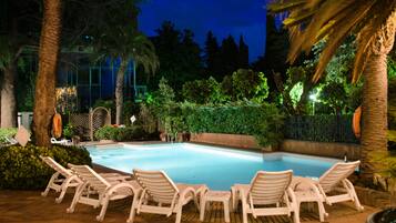 Outdoor pool, sun loungers