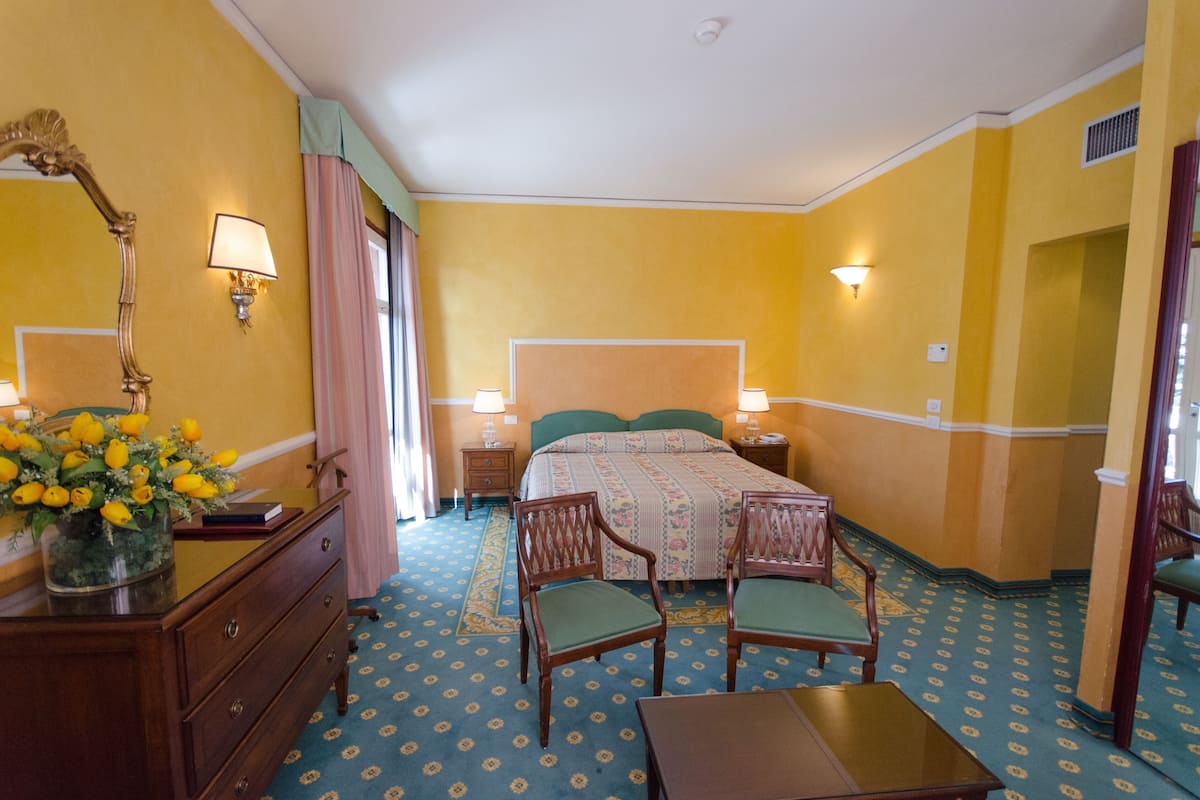 Down duvets, minibar, in-room safe, desk