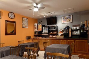 Desayuno (EUR 8.90 por persona)