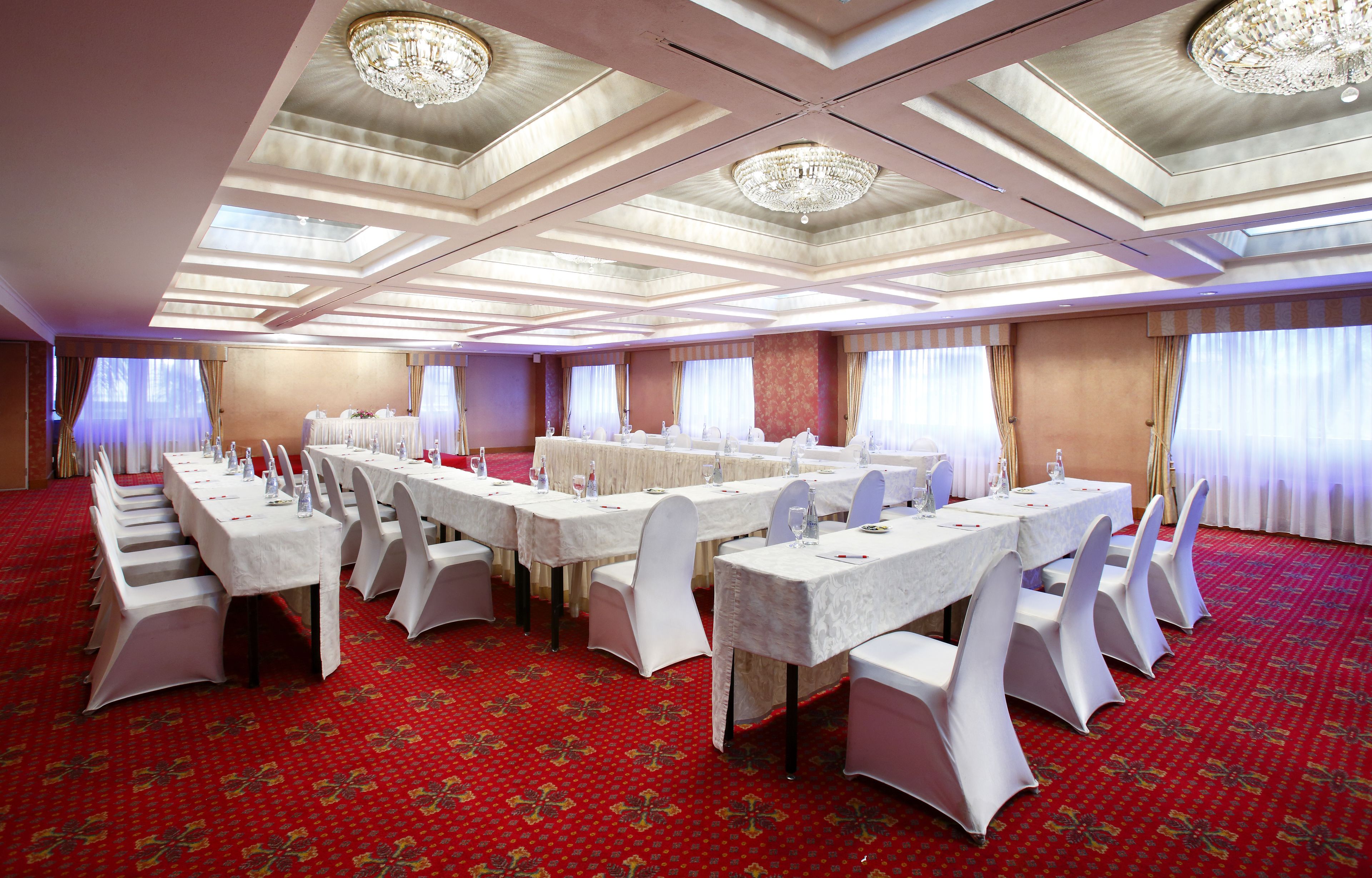 Photo - Ambhara Hotel Jakarta