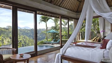 1 bedroom, free minibar items, in-room safe, individually decorated