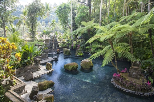 3 outdoor pools, pool umbrellas, pool loungers