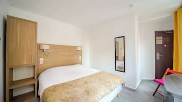 Select Comfort beds, in-room safe, desk, soundproofing