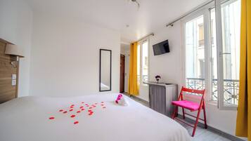 Matelas Select Comfort, coffres-forts dans les chambres, bureau