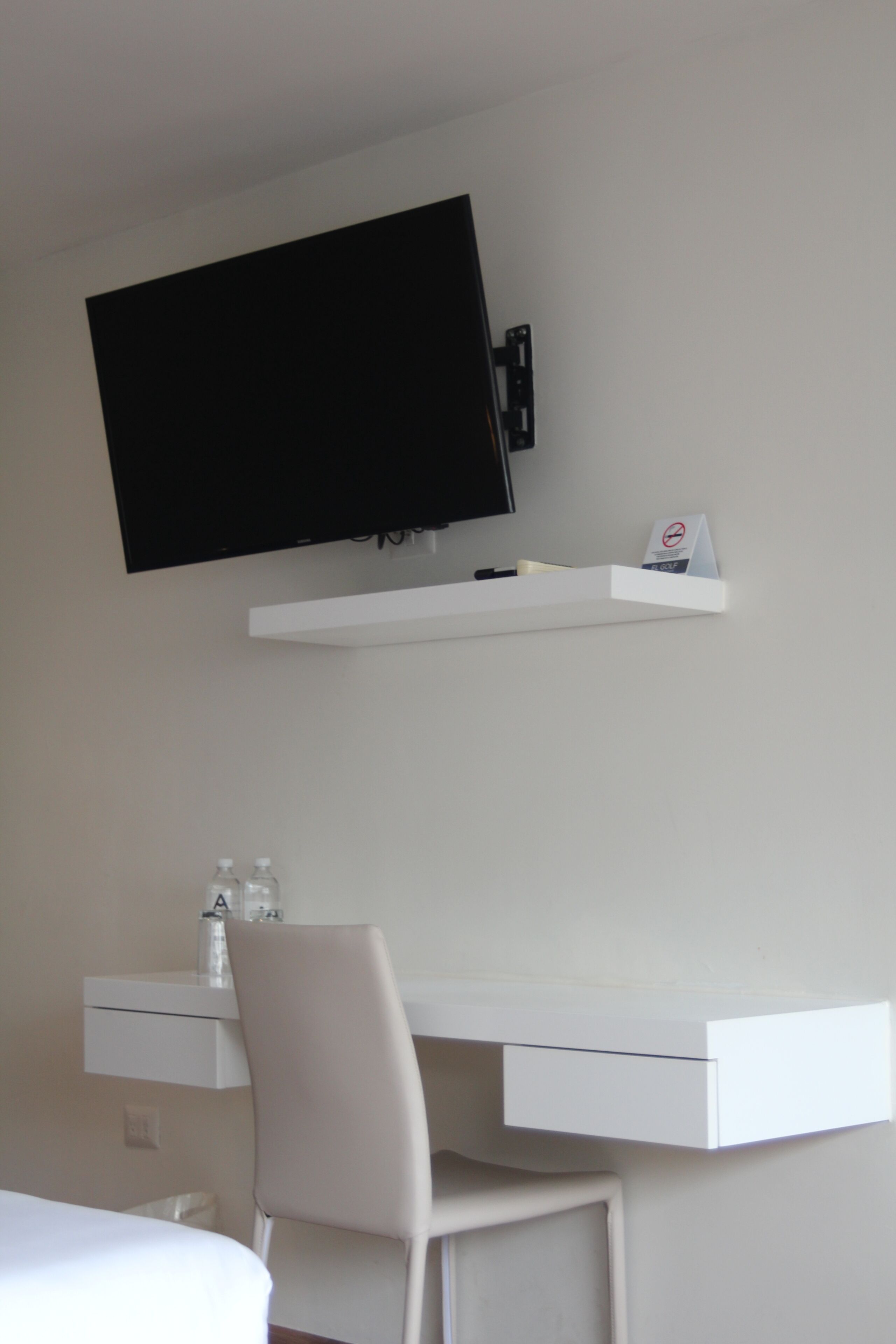 junior suite | living area | led tv