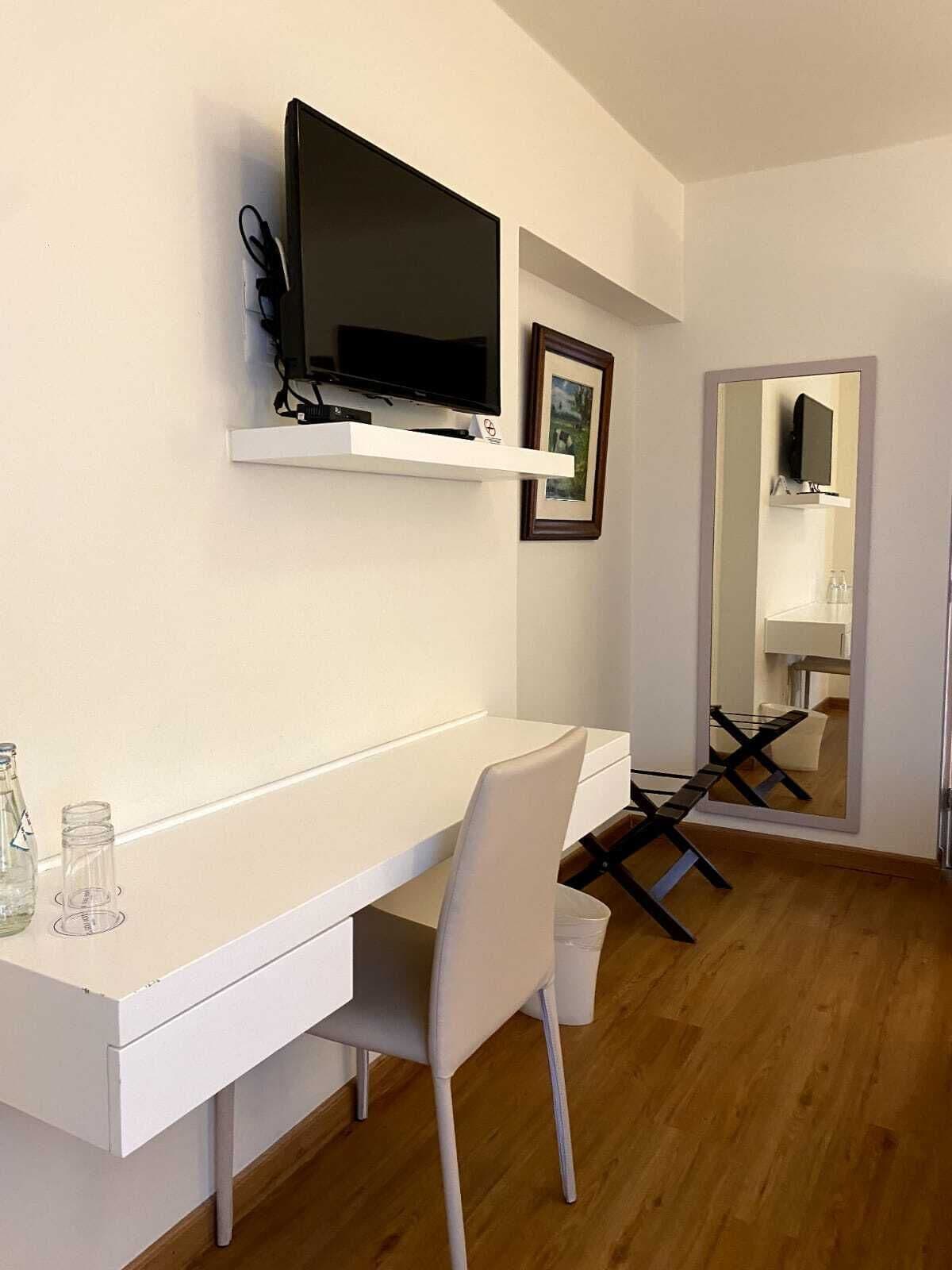 standard double room, 1 queen bed | premium bedding, down duvets, minibar, in-room safe