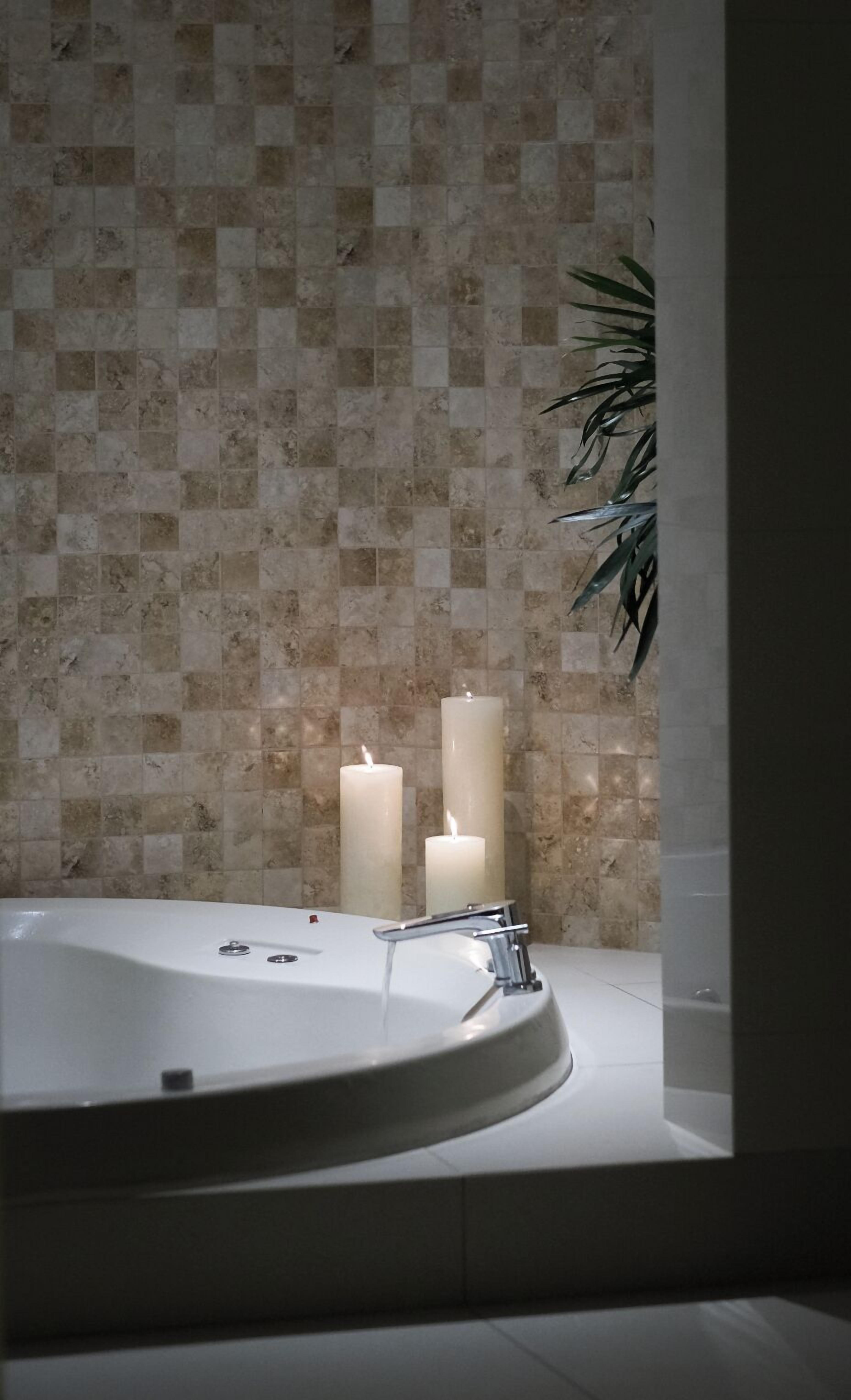 senior suite | courtyard view