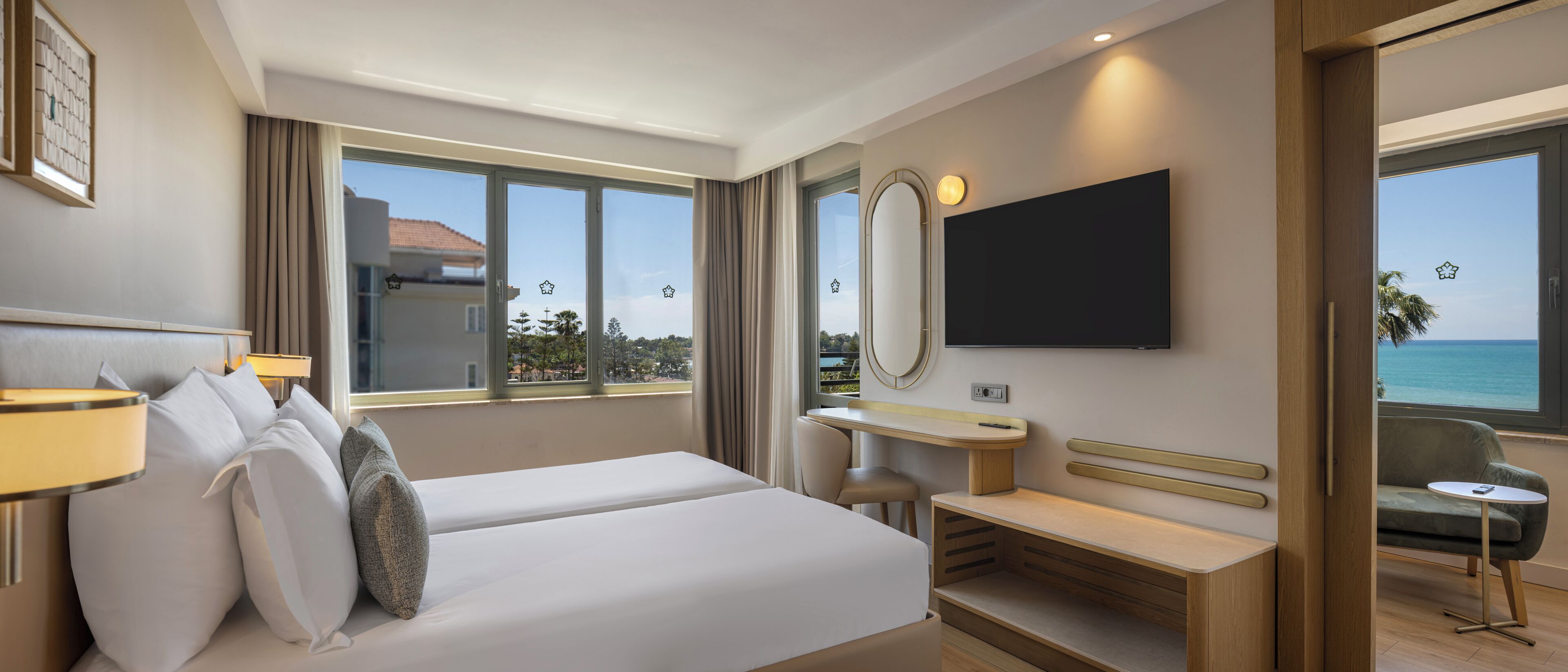 Standard Suite, Sea View | Premium bedding, free minibar, in-room safe, desk