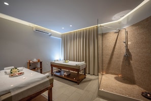 Couples treatment rooms, body treatments, deep-tissue massages