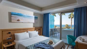 Suite with Outdoor Whirlpool | 1 ๊ฐ์ ์นจ์ค, ์ฑ
์, ์๋ง ์ปคํผ, ๋ฐฉ์ ์ค๋น