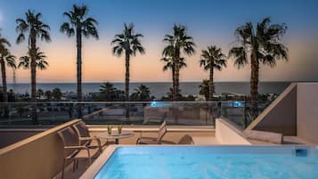 Schreibtisch, Verdunkelungsvorhänge, schallisolierte Zimmer