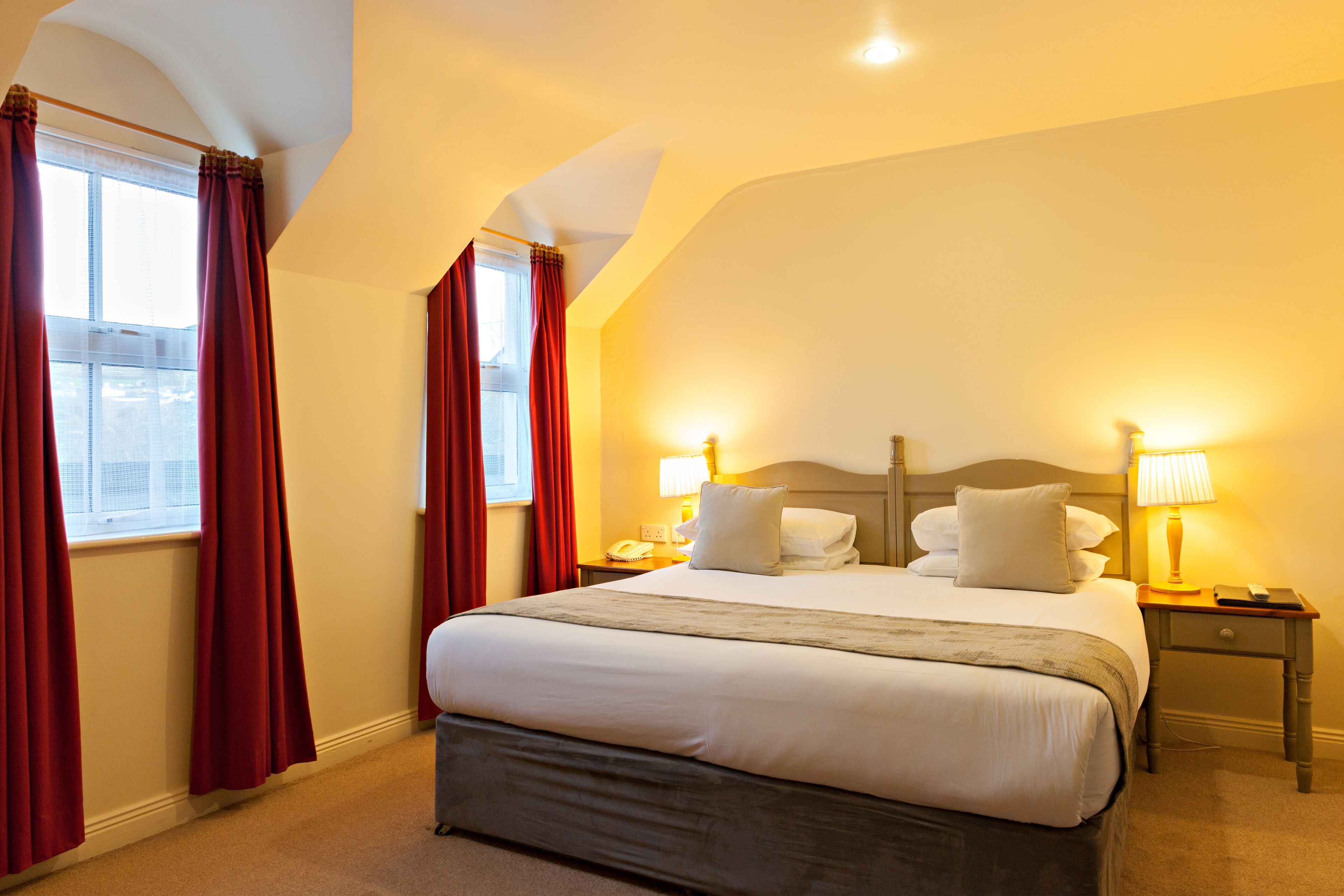 1 bedroom, iron/ironing board, free internet