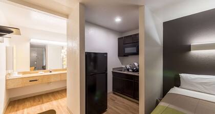 Studio 6 San Antonio, TX - Fort Sam Houston Area