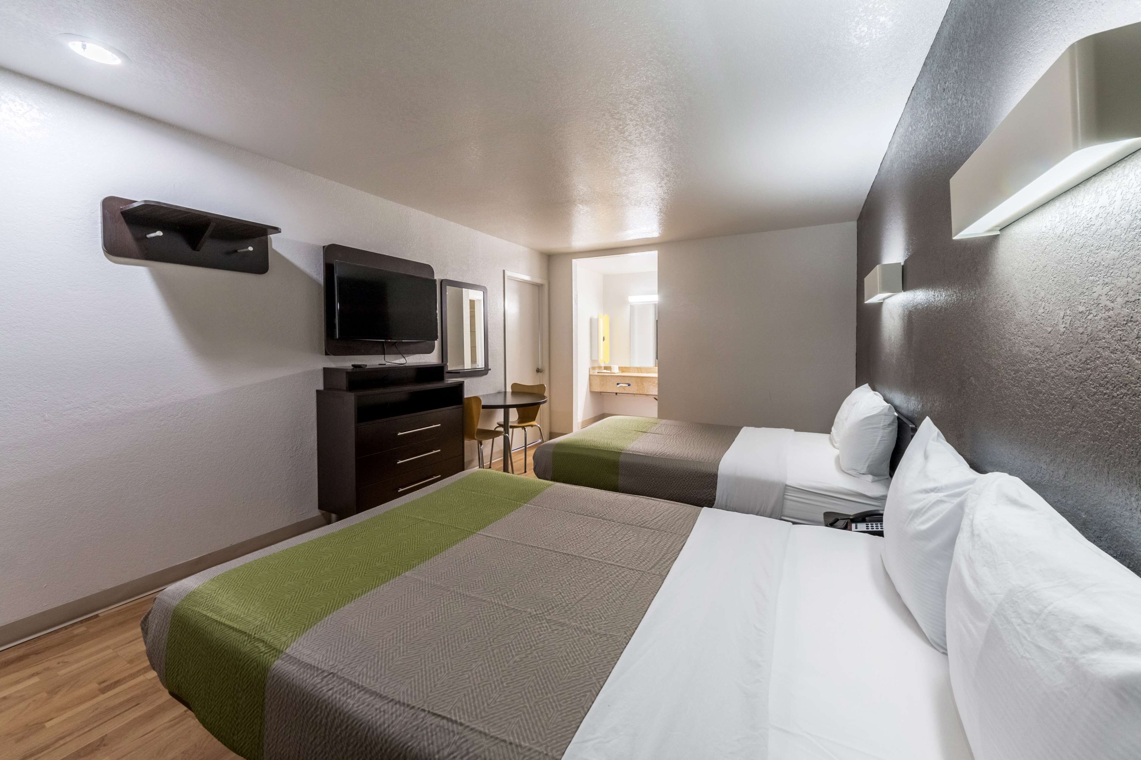 Studio 6 San Antonio, TX - Fort Sam Houston Area