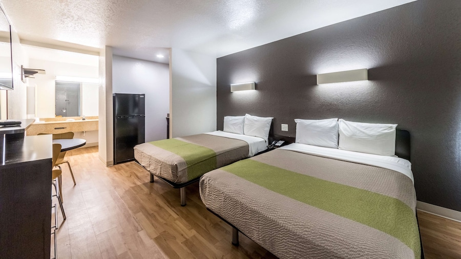 Studio 6 San Antonio, TX - Fort Sam Houston Area