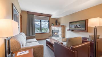 55-inch Smart TV with digital channels, fireplace, Netflix