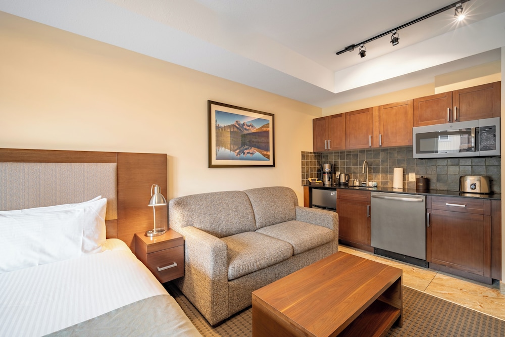 Falcon Crest Lodge by CLIQUE by null