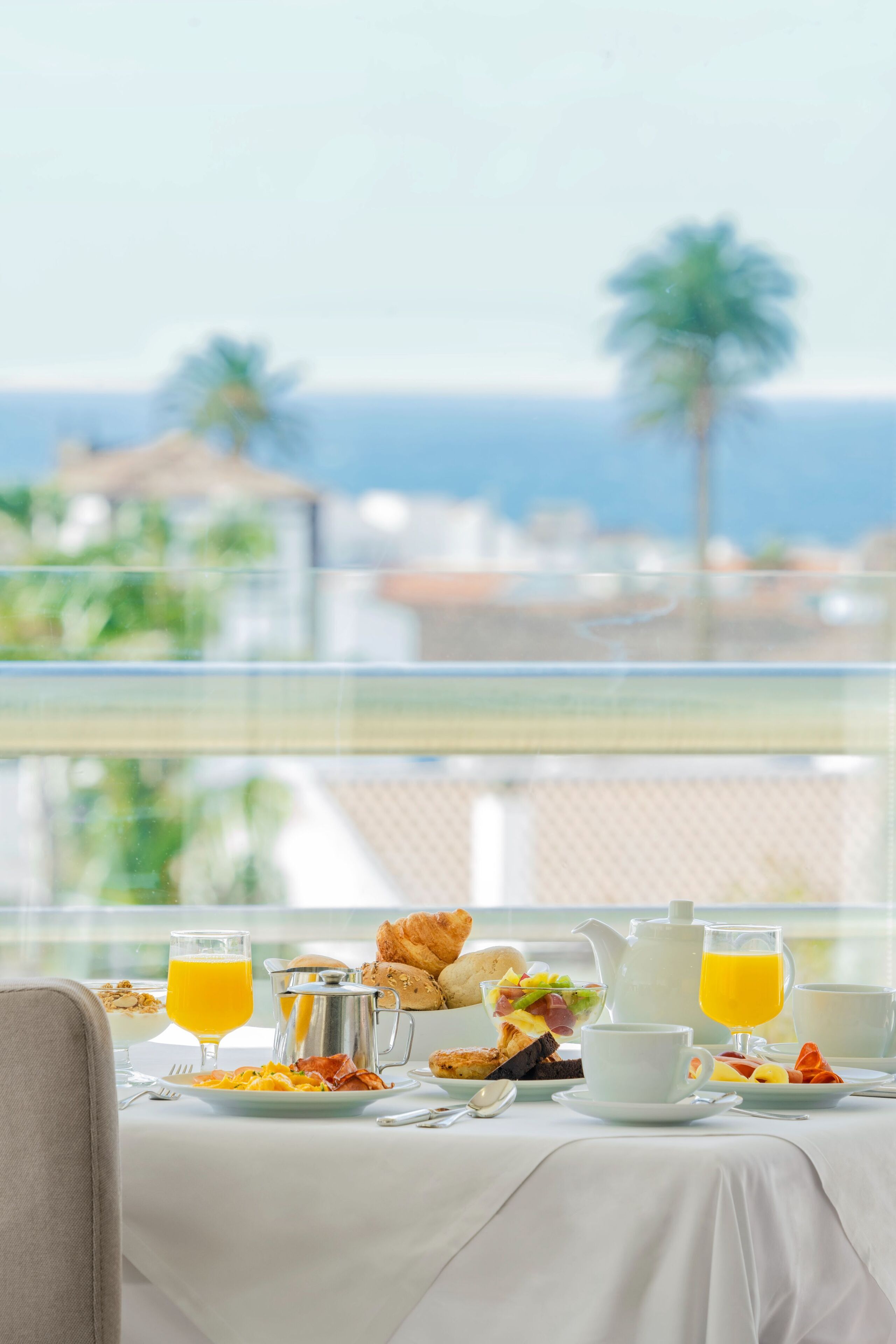 Free buffet breakfast