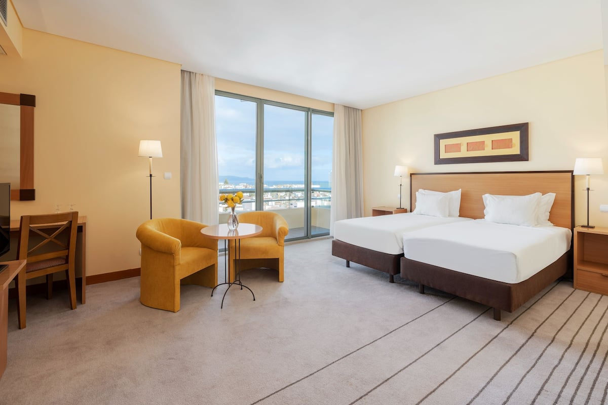 standard plus | 1 bedroom, minibar, in-room safe, desk