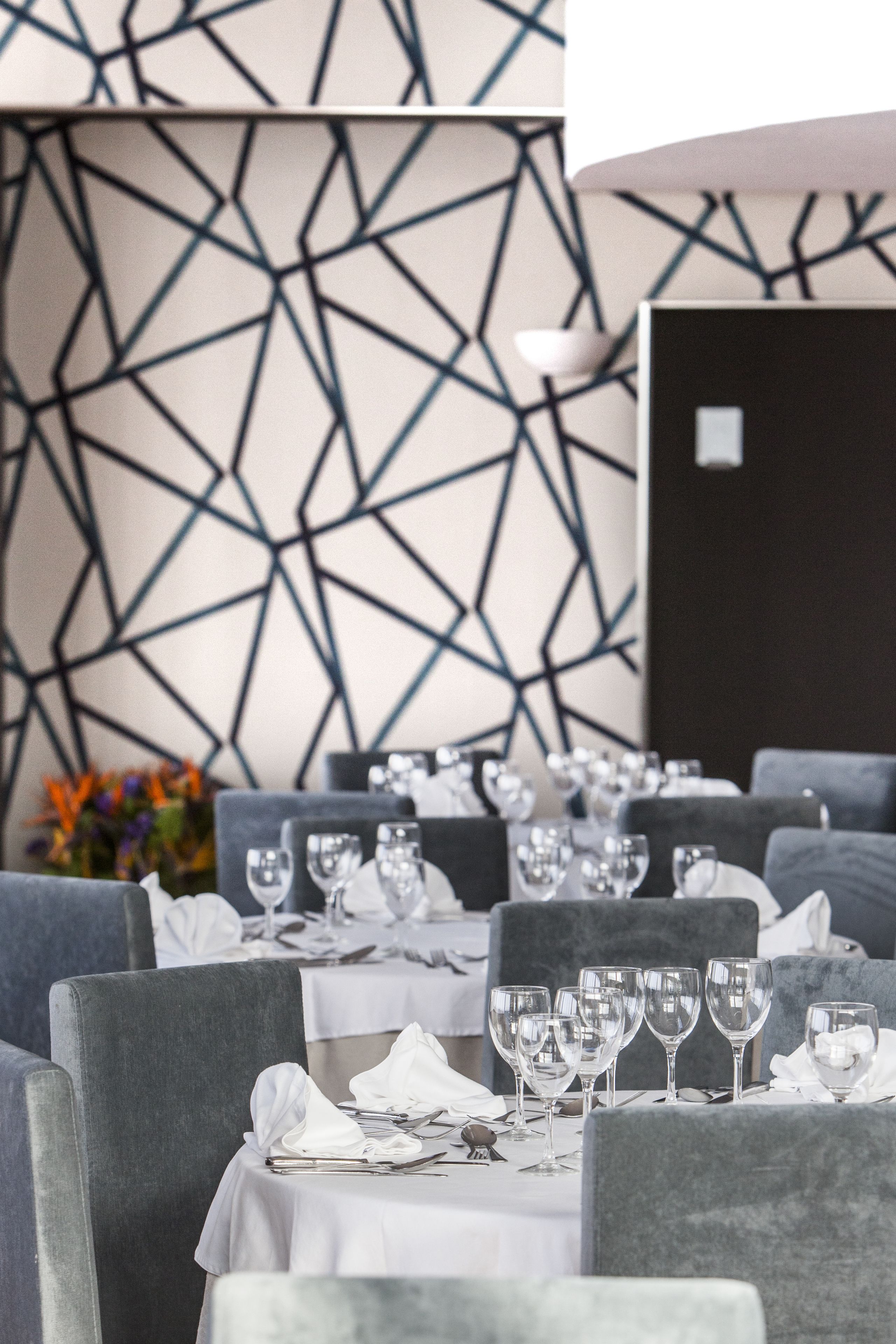 breakfast, lunch, dinner served; international cuisine