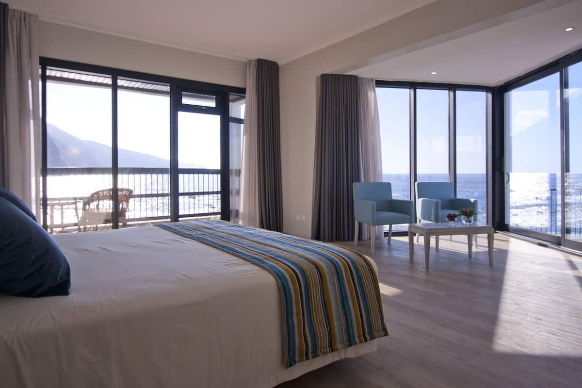 suite | in-room safe, iron/ironing board, free cots/infant beds, free wifi