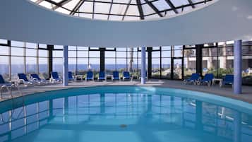 Indoor pool, 2 outdoor pools