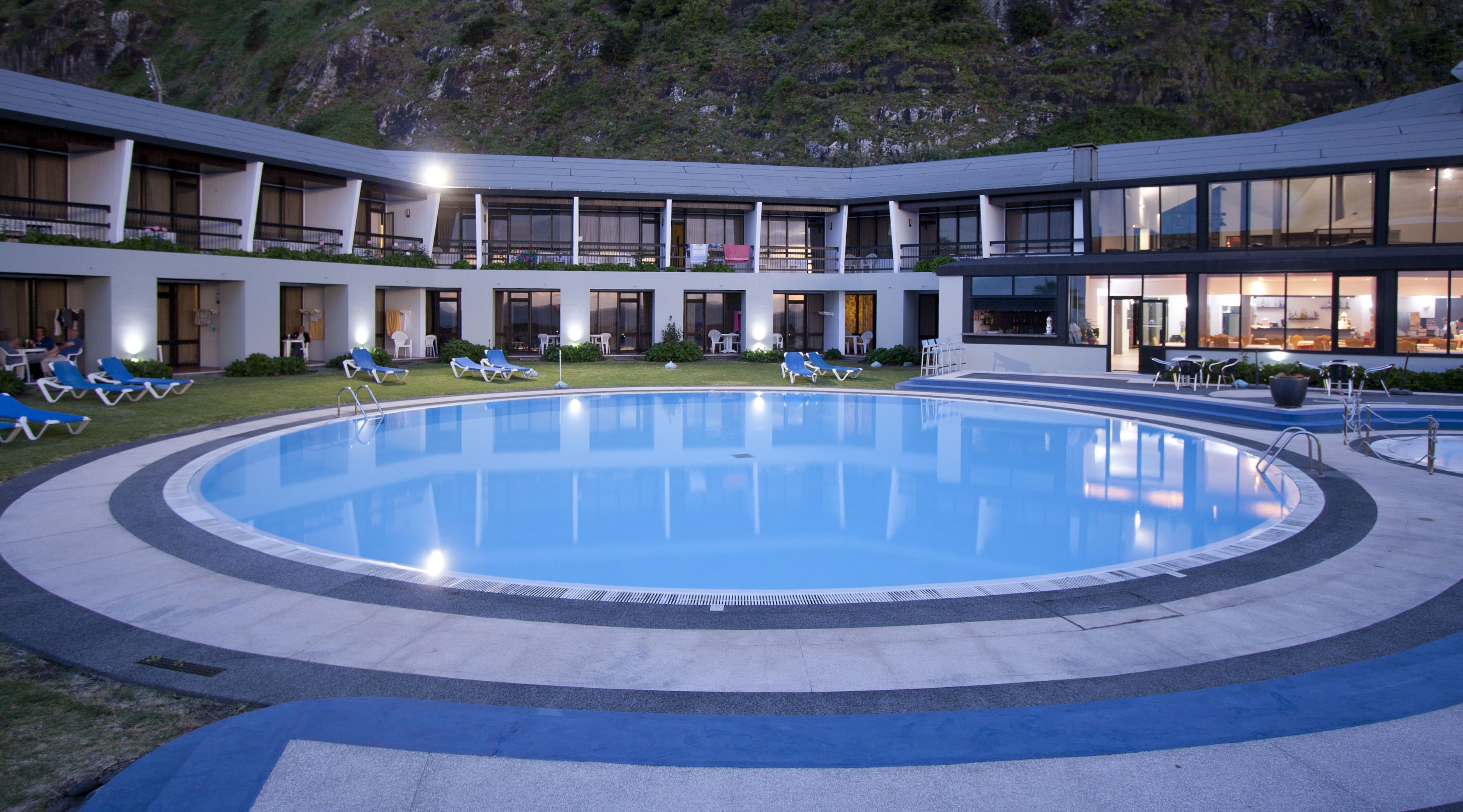 indoor pool, 2 outdoor pools