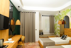 Club Deluxe Room | Minibar, coffres-forts dans les chambres, Wi-Fi gratuit, draps fournis