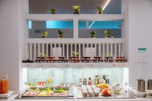 Daily buffet breakfast (EUR 10 per person) - Gardenia Sorrento Coast, Ascend Hotel Collection (Sorrento)