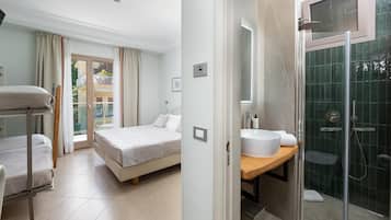 Quarto quádruplo | 1 quarto, frigobar, cofres nos quartos, quartos à prova de som