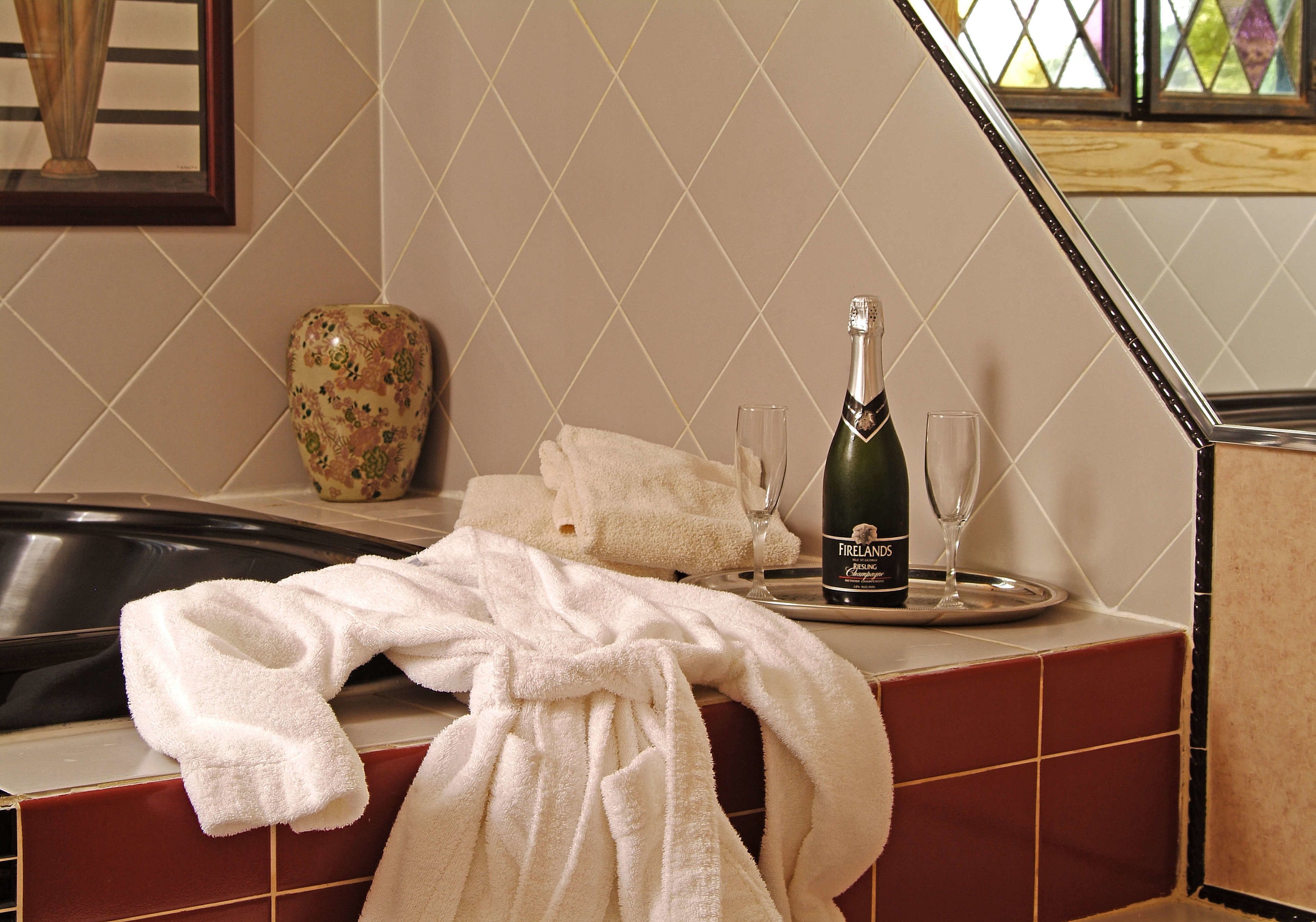 windsor suite | blackout curtains, iron/ironing board, free wifi, bed sheets