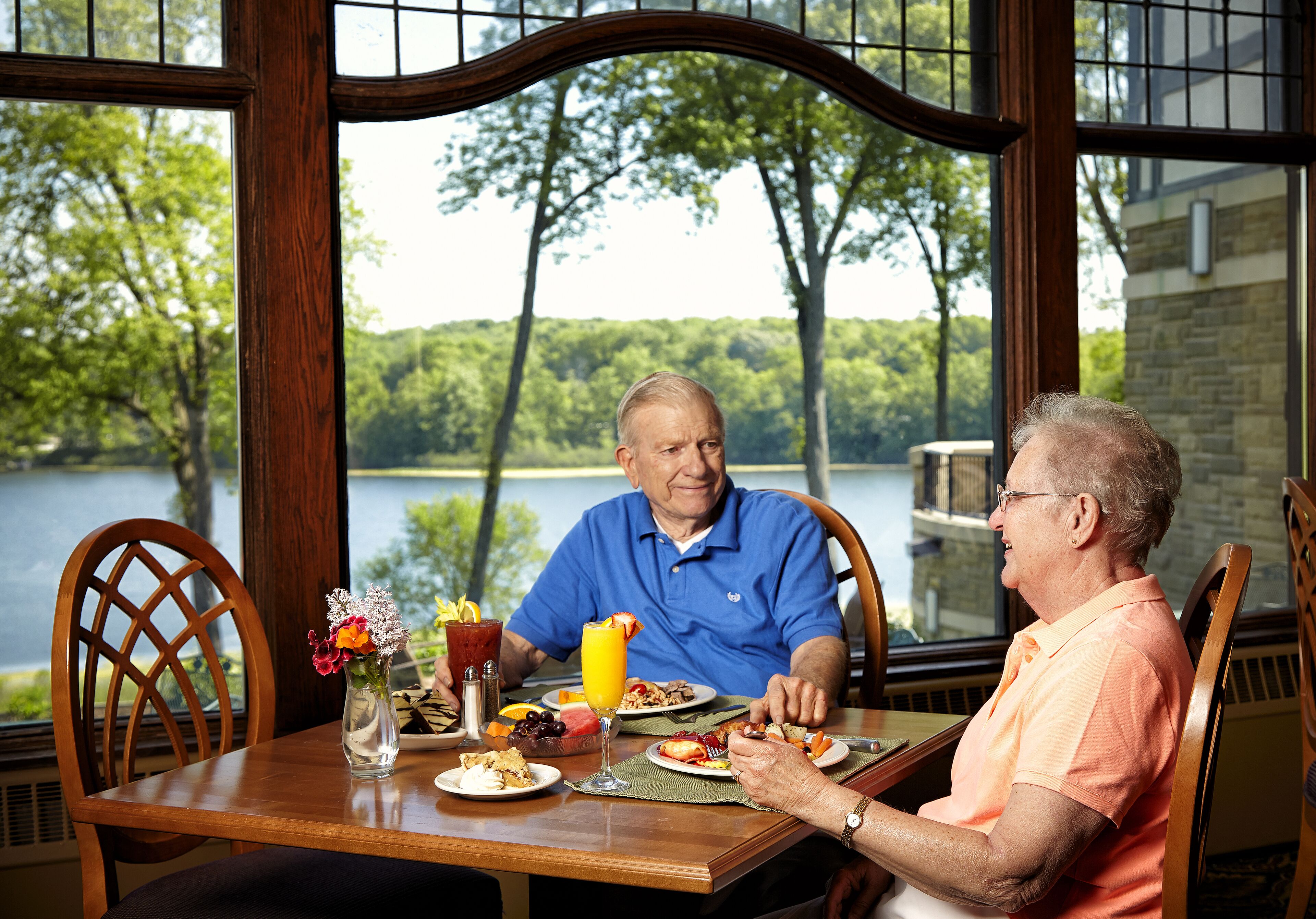 Desayuno completo todos los días (con cargo) 