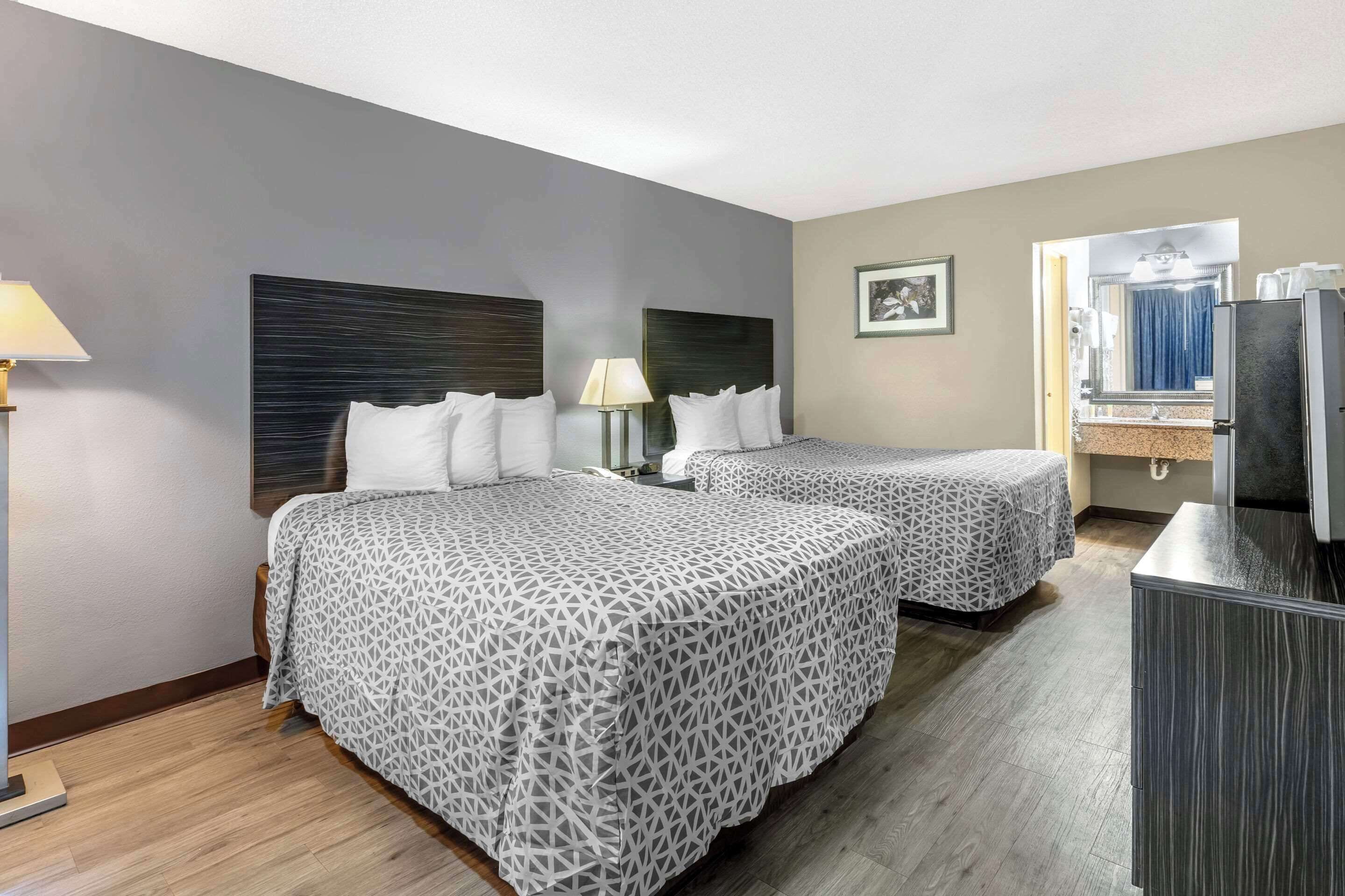 Foto - Suburban Studios International Drive