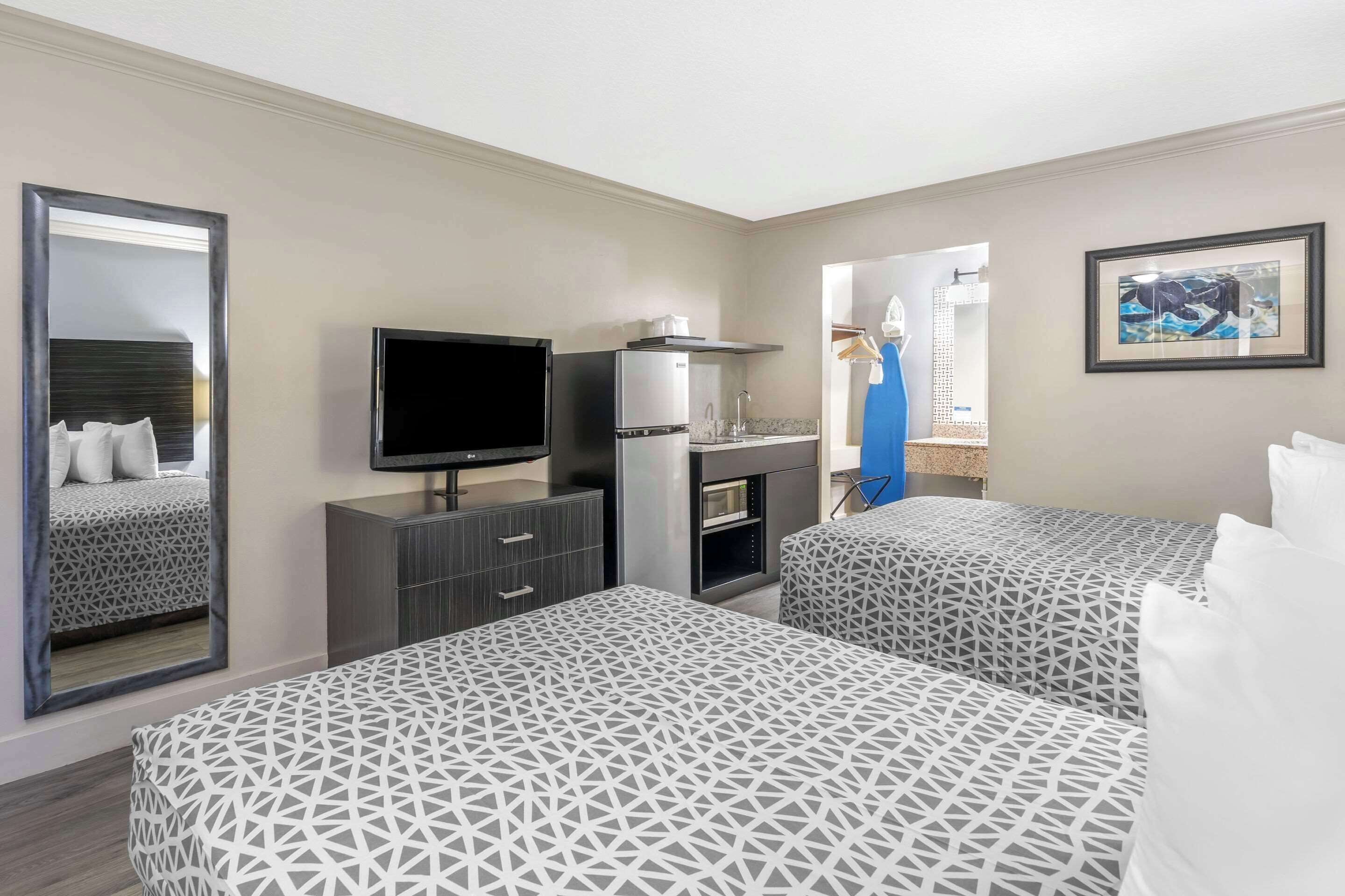 Foto - Suburban Studios International Drive