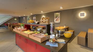 Tägliches Frühstücksbuffet gegen Gebühr