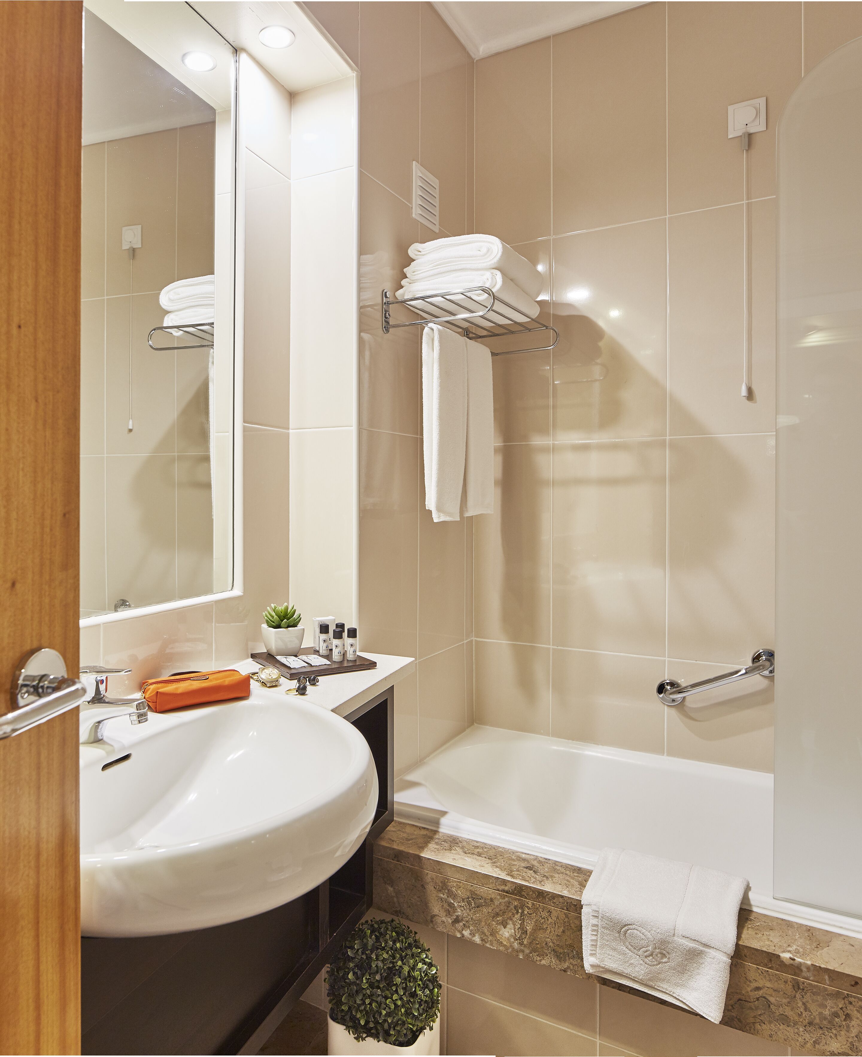 free toiletries, hair dryer, bidet, towels