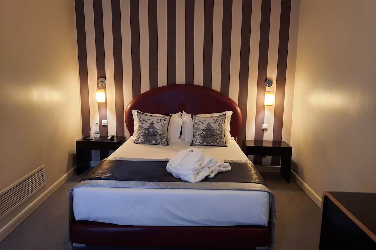 Minibar, in-room safe, desk, blackout drapes