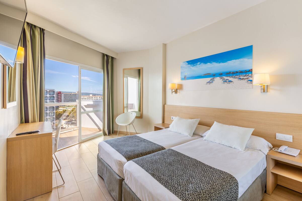 Twin Room, Pool View | Iron/ironing board, free WiFi, bed sheets