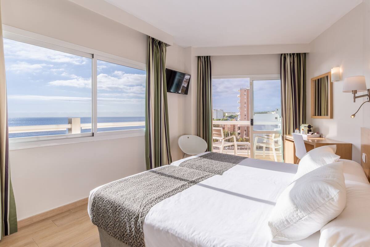 Premium Room, Sea View | Iron/ironing board, free WiFi, bed sheets