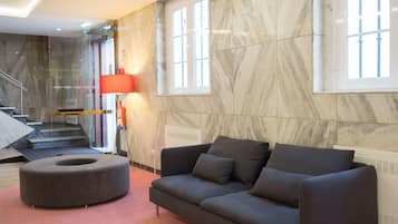 Sala de estar en el lobby