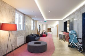 Siddeområde i lobbyen