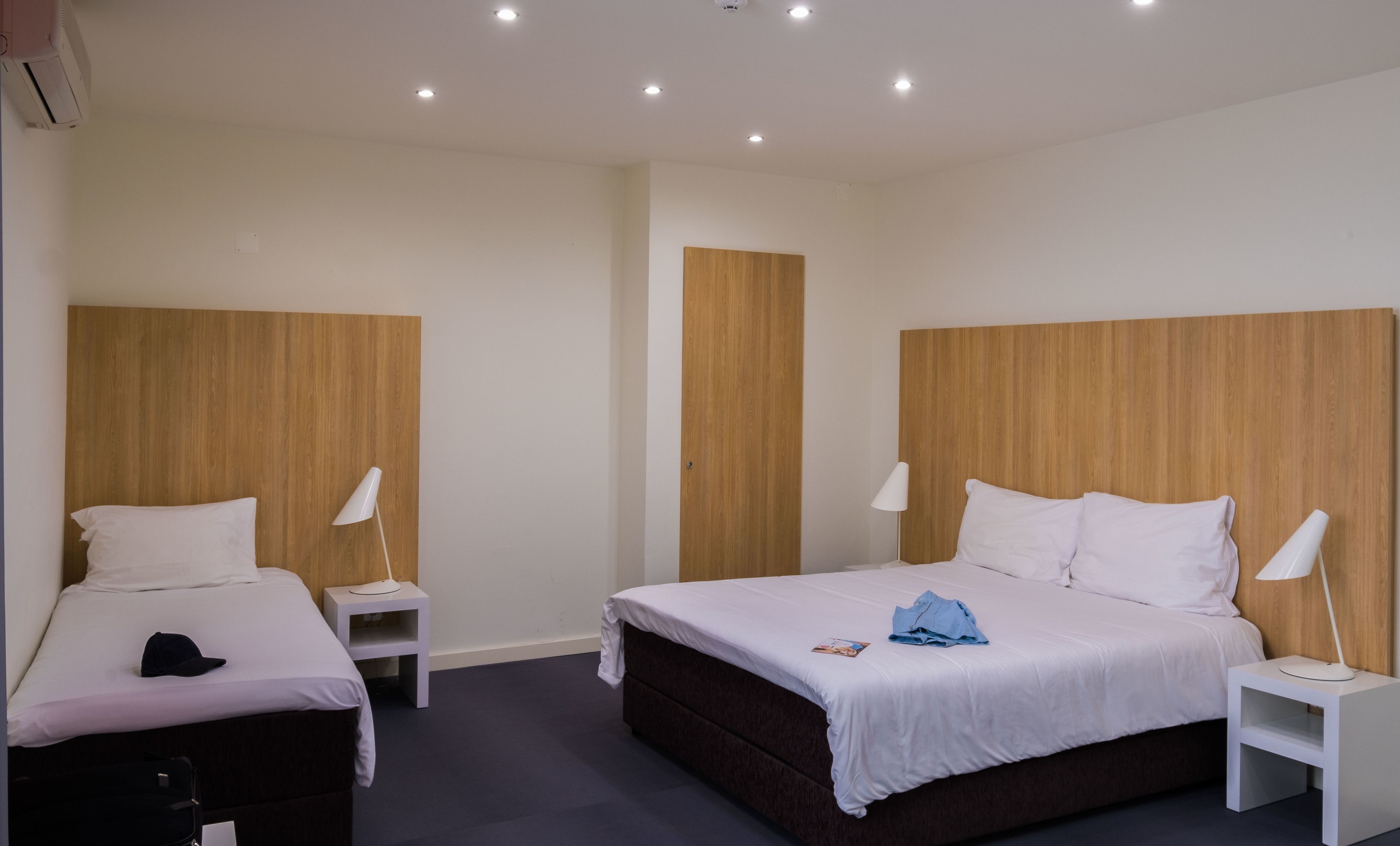 Triple Room | In-room safe, desk, soundproofing, free WiFi